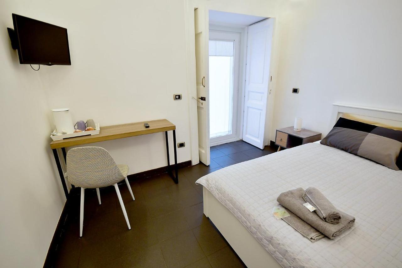 ナポリ Di Affreschi E Volte Bed & Breakfast エクステリア 写真